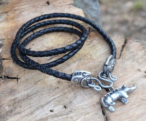 CELTIC BOAR, NECKLACE, LEATHER BOLO - INSPIRATION CELTIQUE{% if kategorie.adresa_nazvy[0] != zbozi.kategorie.nazev %} - BIJOUTERIE{% endif %}