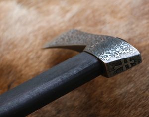 FLORA VALASKA TRADITIONAL FORGED CARPATHIAN AXE - ETCHED - AXES, POLEWEAPONS{% if kategorie.adresa_nazvy[0] != zbozi.kategorie.nazev %} - WEAPONS - SWORDS, AXES, KNIVES{% endif %}