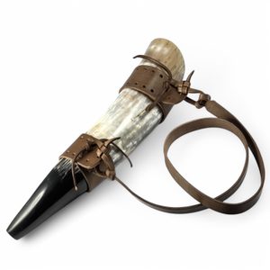 BLOWING HORN 38 cm with leather belt
