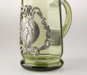 GLASS TANKARD with a mercenary