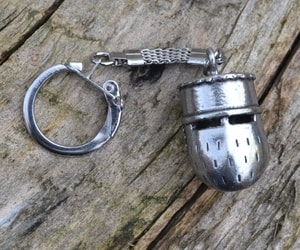 TEMPLAR HELMET, KEYCHAIN - ANDERE ANHÄNGER{% if kategorie.adresa_nazvy[0] != zbozi.kategorie.nazev %} - SCHMUCKSTÜCKE{% endif %}