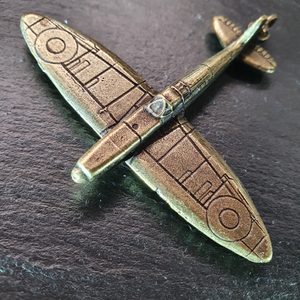 Supermarine SPITFIRE, aircraft pendant, ant.brass zinc