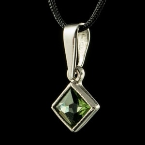 NEREA, MOLDAVITE PENDANT, SILVER 925 - MOLDAVITES, CZECH{% if kategorie.adresa_nazvy[0] != zbozi.kategorie.nazev %} - SILVER JEWELLERY{% endif %}