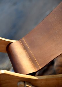 Medieval folding chair