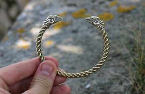 GRIFFON, BRACELET EN LAITON - VIKING, SLAVES, BRACELETS CELTIQUES - BRONZE{% if kategorie.adresa_nazvy[0] != zbozi.kategorie.nazev %} - BIJOUTERIE{% endif %}