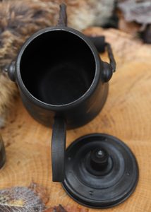 Bouilloire historique en acier