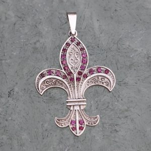 FLEUR DE LIS, LUXURY SILVER PEDNANT WITH RUBIES AG 925 - PENDANTS{% if kategorie.adresa_nazvy[0] != zbozi.kategorie.nazev %} - SILVER JEWELLERY{% endif %}