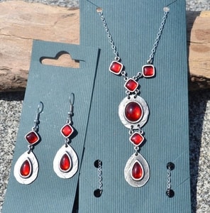 HESTIA, earrings, red glass