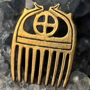 Bronze Age comb, replica, Sweden
