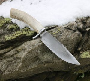 WYATT, BOWIE KNIFE WITH ANTLER, HAMON HARDENING - KNIVES{% if kategorie.adresa_nazvy[0] != zbozi.kategorie.nazev %} - WEAPONS - SWORDS, AXES, KNIVES{% endif %}