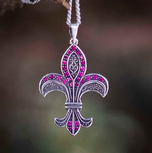 FLEUR DE LIS, LUXURY SILVER PEDNANT WITH RUBIES AG 925 - PENDANTS{% if kategorie.adresa_nazvy[0] != zbozi.kategorie.nazev %} - SILVER JEWELLERY{% endif %}