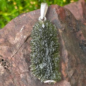 Pendentif en argent avec moldavite naturelle, Ag 925