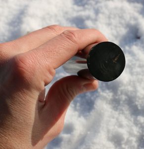 BUFFALO HORN BLACK ROLL 127 X 32 MM - MATÉRIEL POUR POIGNÉES DE COUTEAU{% if kategorie.adresa_nazvy[0] != zbozi.kategorie.nazev %} - BUSHCRAFT, RECONSTITUTION, ACCESSOIRE{% endif %}