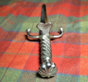 RENAISSANCE DAGGER WITH HEART GUARD, MUSEUM REPLICA - DOLCHE FÜER SCHAUKAMPF{% if kategorie.adresa_nazvy[0] != zbozi.kategorie.nazev %} - WAFFEN{% endif %}