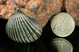 SHELL, pewter pendant