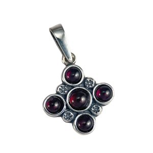 PRAGA, medieval pendant with garnets, silver 925/1000