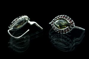 ACAIA, silver earrings, moldavite, garnet