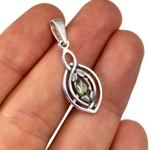 MAIA, pendentif, facettes Moldavite, argent