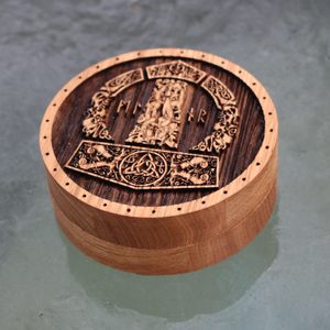 MJÖLNIR, VIKING  OAK BOX FOR JEWELRY, BRACELETS - CORDS, BOXES, CHAINS{% if kategorie.adresa_nazvy[0] != zbozi.kategorie.nazev %} - JEWELLERY - BRONZE, ZINC{% endif %}