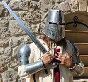 TEMPLAR, costume - COSTUME RENTAL