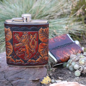 BOHEMIA, HIP FLASK HAND CARVED - FLASCHEN{% if kategorie.adresa_nazvy[0] != zbozi.kategorie.nazev %} - LEDERPRODUKTE{% endif %}