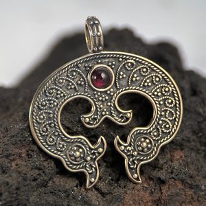 VELKOMORAVSKÁ LUNICE, Nitra, pendant, bronze garnet