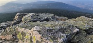 Tschechoslowakische Grenzsäule, Anhänger, Altmessing