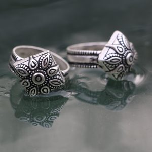 BAGUE MEDIEVALE, 12ÈME SIÈCLE, ARGENT 925 13G - ANNEAUX{% if kategorie.adresa_nazvy[0] != zbozi.kategorie.nazev %} - BIJOUX EN ARGENT{% endif %}