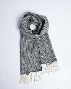 FOXFORD OXFORD AND WHITE CASHMERE BLEND SCARF, IRELAND - WOOLEN BLANKETS AND SCARVES, IRELAND{% if kategorie.adresa_nazvy[0] != zbozi.kategorie.nazev %} - WOOLEN PRODUCTS, IRELAND{% endif %}