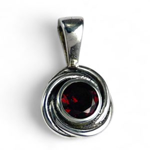 ORCHIDEA, silver pendant, garnet Ag 925/1000