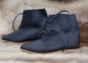 FOLMER, CHAUSSURES HISTORIQUES EN CUIR - CHAUSSURES MÉDIÉVALES{% if kategorie.adresa_nazvy[0] != zbozi.kategorie.nazev %} - COSTUMES, CHAUSSURES{% endif %}