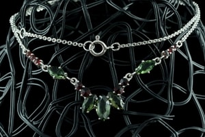 LUCRETIA, silver necklace, moldavite, garnet