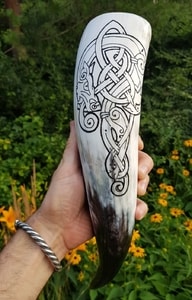 CELTIC WOLF, Carved Drinking Horn 0,4 L