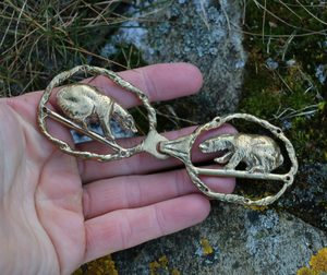 BEAR, CLOAK BROOCH - COSTUME BROOCHES, FIBULAE{% if kategorie.adresa_nazvy[0] != zbozi.kategorie.nazev %} - JEWELLERY - BRONZE, ZINC{% endif %}