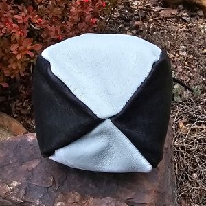 Ledertasche, schwarz und weiß
