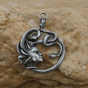 Méduse, talisman antique, zinc, argent antique