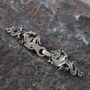 DRAGONS, BROCHE DE MANTEAU, BRONZE - ACCESSOIRES DE COSTUME{% if kategorie.adresa_nazvy[0] != zbozi.kategorie.nazev %} - BIJOUTERIE{% endif %}