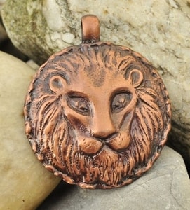 LION, ZODIAC, PENDANT - ZODIAC SIGNS{% if kategorie.adresa_nazvy[0] != zbozi.kategorie.nazev %} - JEWELLERY - BRONZE, ZINC{% endif %}