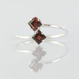 GORDICA, bague, grenat argent 925/1000