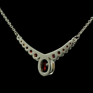 LORINA, GARNET, CZECH JEWEL, NECKLACE - GARNET JEWELRY - CZECH MADE{% if kategorie.adresa_nazvy[0] != zbozi.kategorie.nazev %} - SILVER JEWELLERY{% endif %}