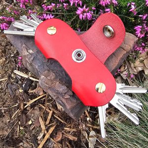 Leather key ring with screws, red