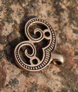 GREAT MORAVIA LUNULA, bronze pendant
