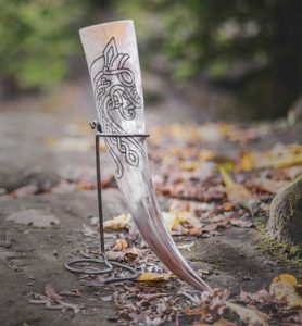 DRAGON, carved drinking horn