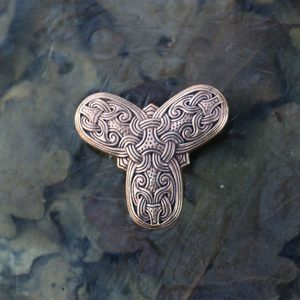 VIKING TREFOIL BRONZE BROOCH - COSTUME BROOCHES, FIBULAE{% if kategorie.adresa_nazvy[0] != zbozi.kategorie.nazev %} - JEWELLERY - BRONZE, ZINC{% endif %}