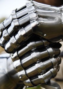 Gantelets médiévaux type sablier, 14e siècle, acier de 1,6 mm d'épaisseur