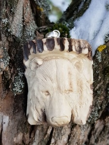 BEAR, CARVED ANTLER PENDANT - ANIMAL PENDANTS{% if kategorie.adresa_nazvy[0] != zbozi.kategorie.nazev %} - JEWELLERY - BRONZE, ZINC{% endif %}