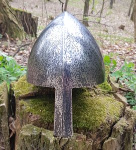 CASQUE NORMAN EN ACIER TREMPÉ - CASQUES VIKINGS ET À NASALE{% if kategorie.adresa_nazvy[0] != zbozi.kategorie.nazev %} - ARMURES ET BOUCLIERS{% endif %}