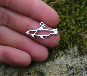 LUOSSA, SAMI SALMON, LAPLAND SILVER PENDANT - LAPPONIA JEWELLRY{% if kategorie.adresa_nazvy[0] != zbozi.kategorie.nazev %} - SILVER JEWELLERY{% endif %}