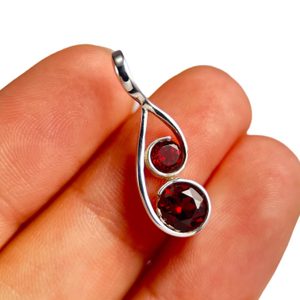 RHIANNON, pendentif en argent, grenat Ag 925/1000