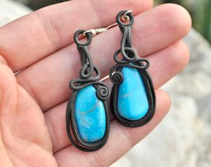 TYRKENITE EARRINGS - SCHMUCK MIT STEINEN{% if kategorie.adresa_nazvy[0] != zbozi.kategorie.nazev %} - SCHMUCKSTÜCKE{% endif %}